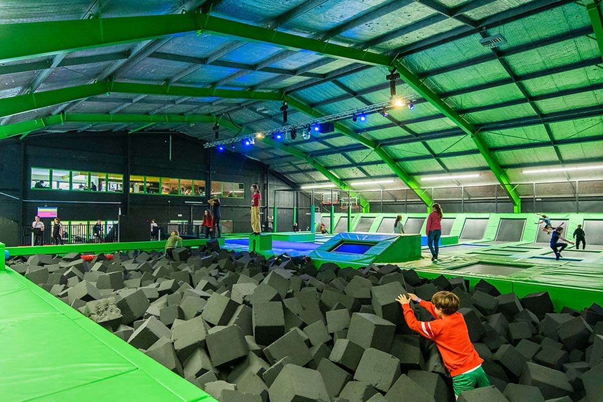 Entreeticket Trampoline park of Inflatable park + Slush in Edegem