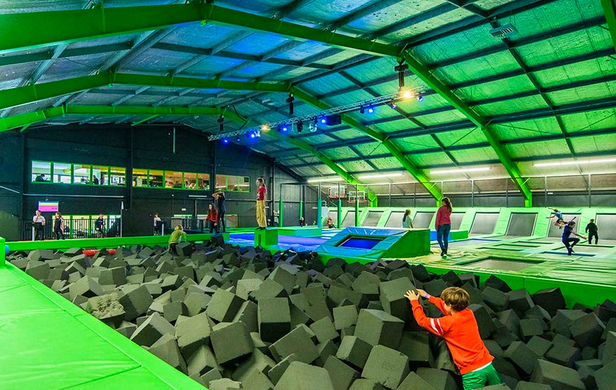 Entreeticket Trampoline park of Inflatable park + Slush in Edegem