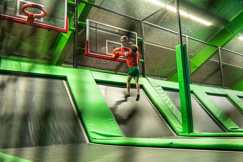 Entreeticket Trampoline park of Inflatable park + Slush in Edegem