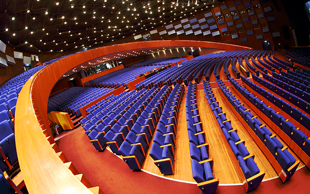 Beleef de spectaculaire rockmusical We Will Rock You, een ode aan Queen!