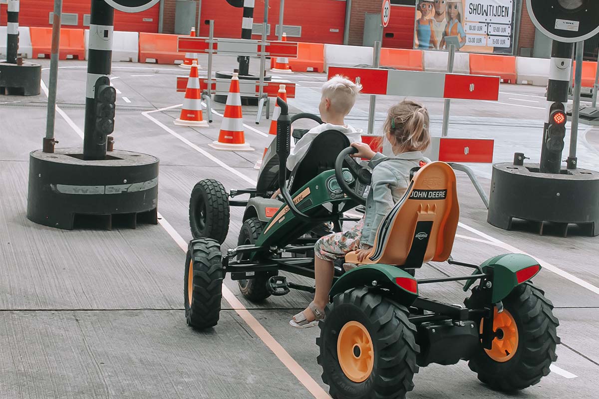Entreeticket 'Wij Bouwen de Toekomst' op Vliegveld Twente