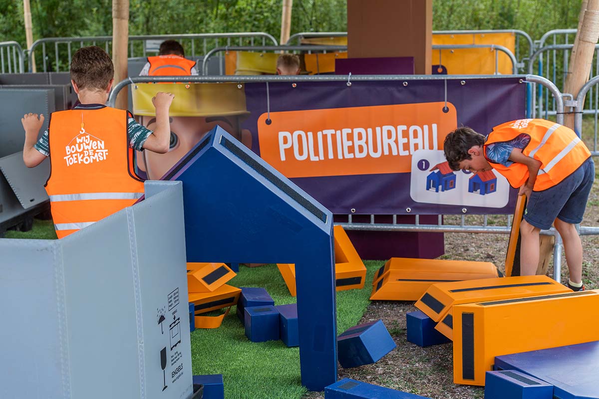 Entreeticket 'Wij Bouwen de Toekomst' op Vliegveld Twente