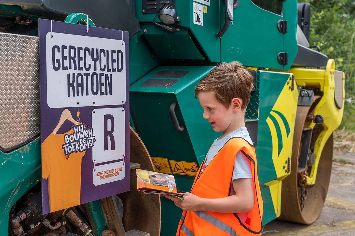 Entreeticket 'Wij Bouwen de Toekomst' op Vliegveld Twente