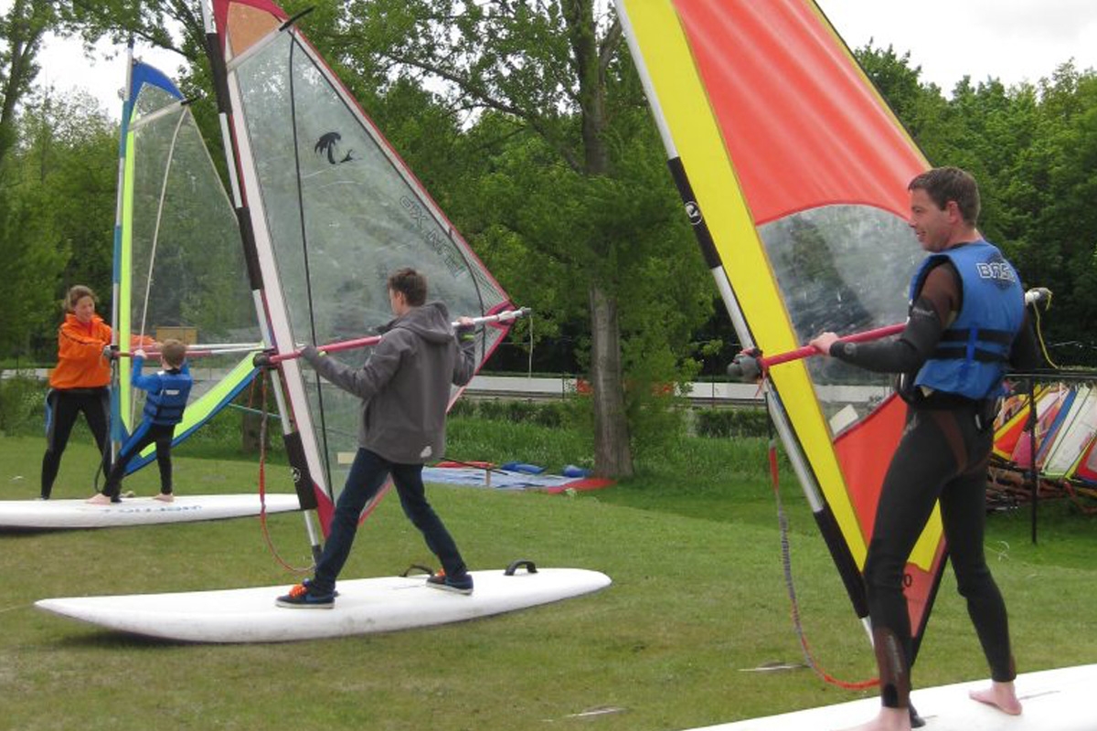 Windsurfen of suppen bij Toms Beach & Surf