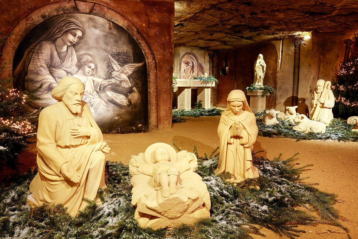 Kerstarrangement in de grotten