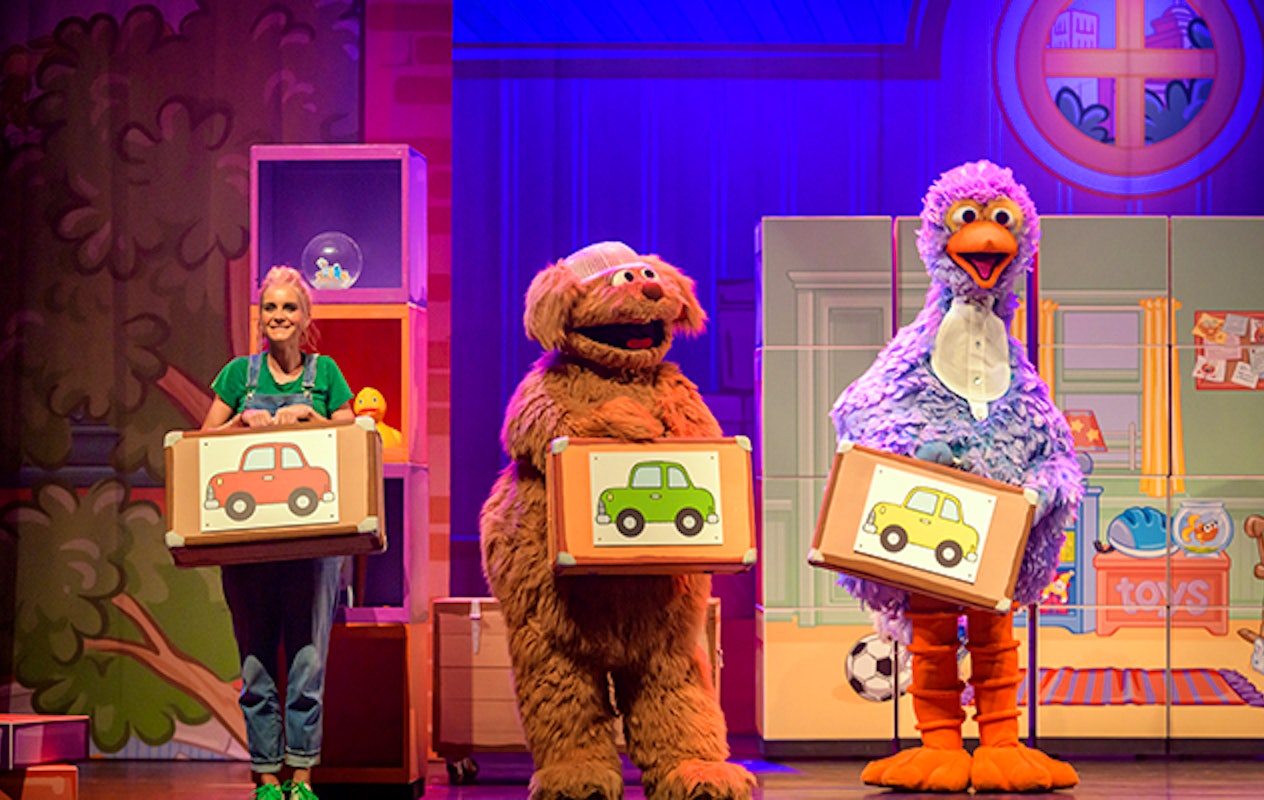 Zing en dans tijdens de grappige, swingende familiemusical Sesamstraat Live