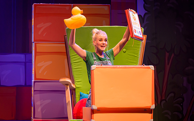 Zing en dans tijdens de grappige, swingende familiemusical Sesamstraat Live