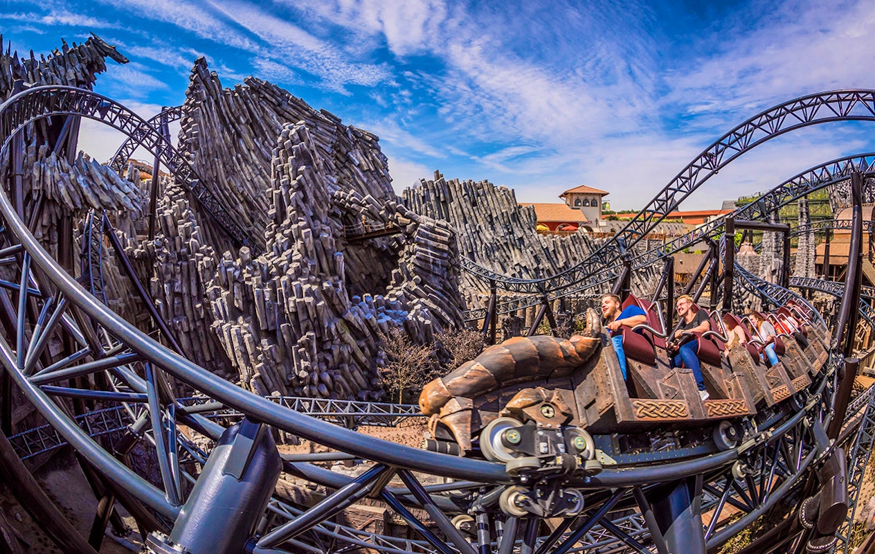 Prachtige gedecoreerde themawerelden, attracties en shows in Phantasialand