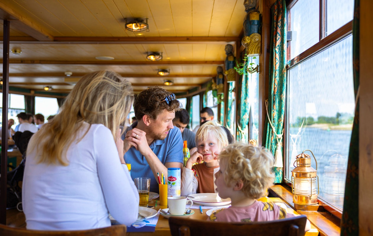 Rondvaart + onbeperkt pannenkoeken Pannenkoekenboot