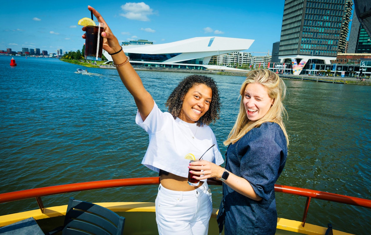 Rondvaart + onbeperkt pannenkoeken Pannenkoekenboot