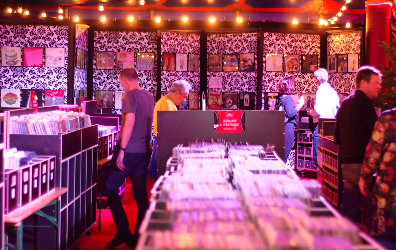 Een bonte stoet aan muziekstijlen in het gezellige Top 2000 Live Café