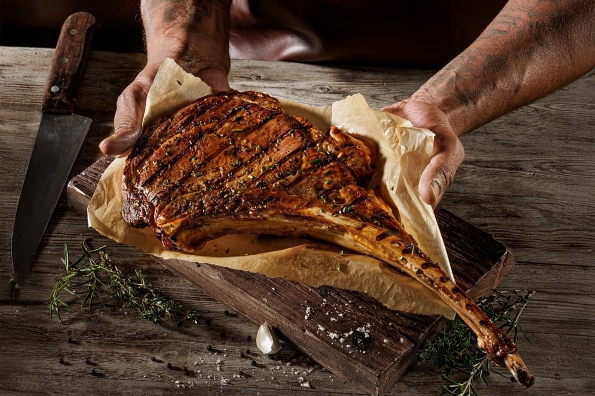 Tomahawk steak (1kg) bij De Beren Hoorn