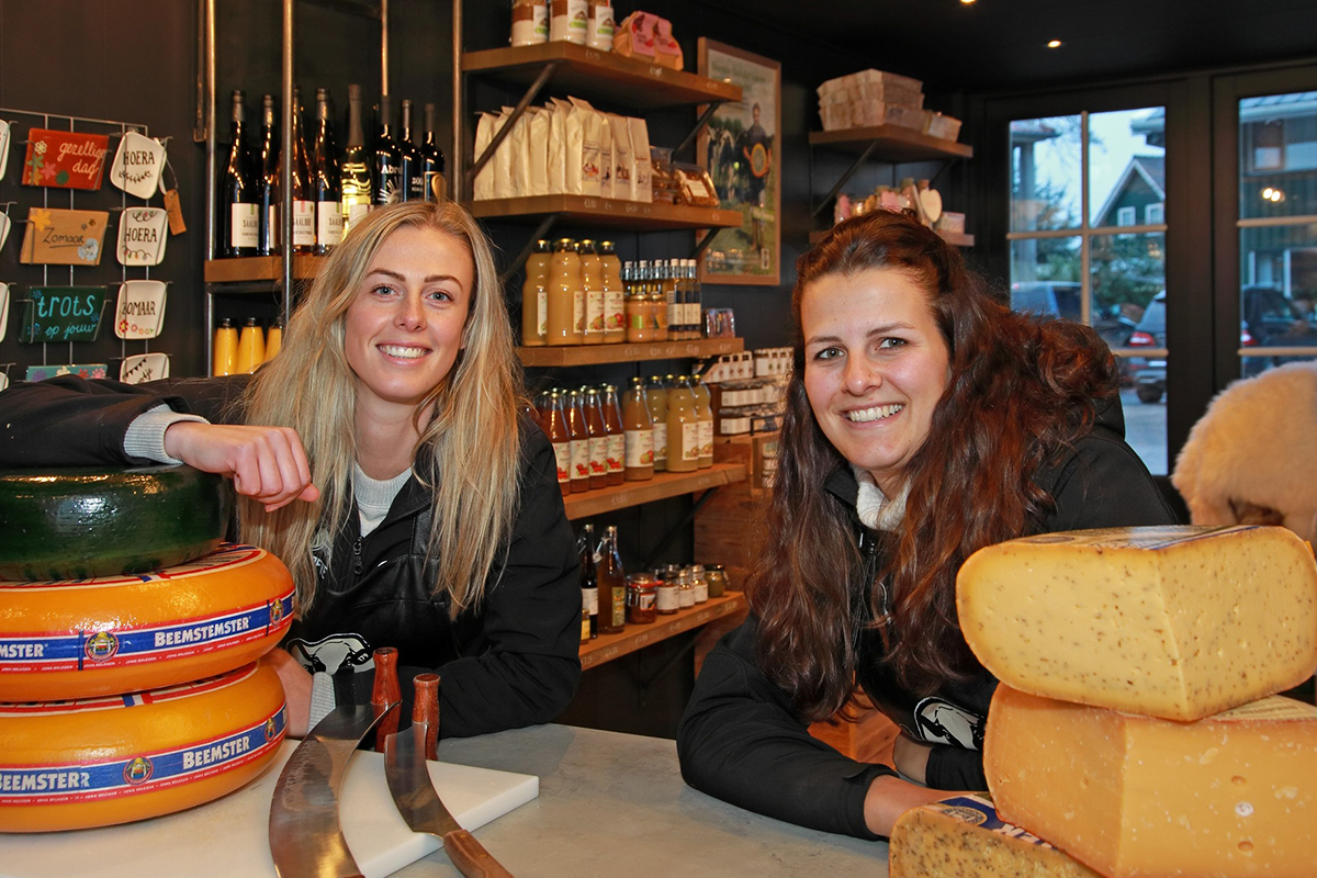 Beemster tosti of cake + warme drank of frisdrank