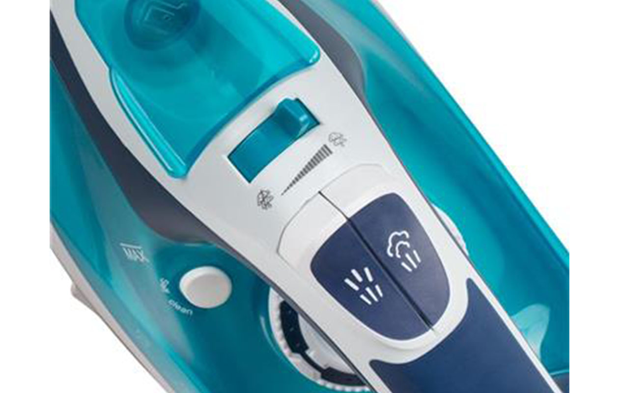 Strijk je kleding geheel kreukvrij met de Tristar ST-8330 stoomstrijkijzer