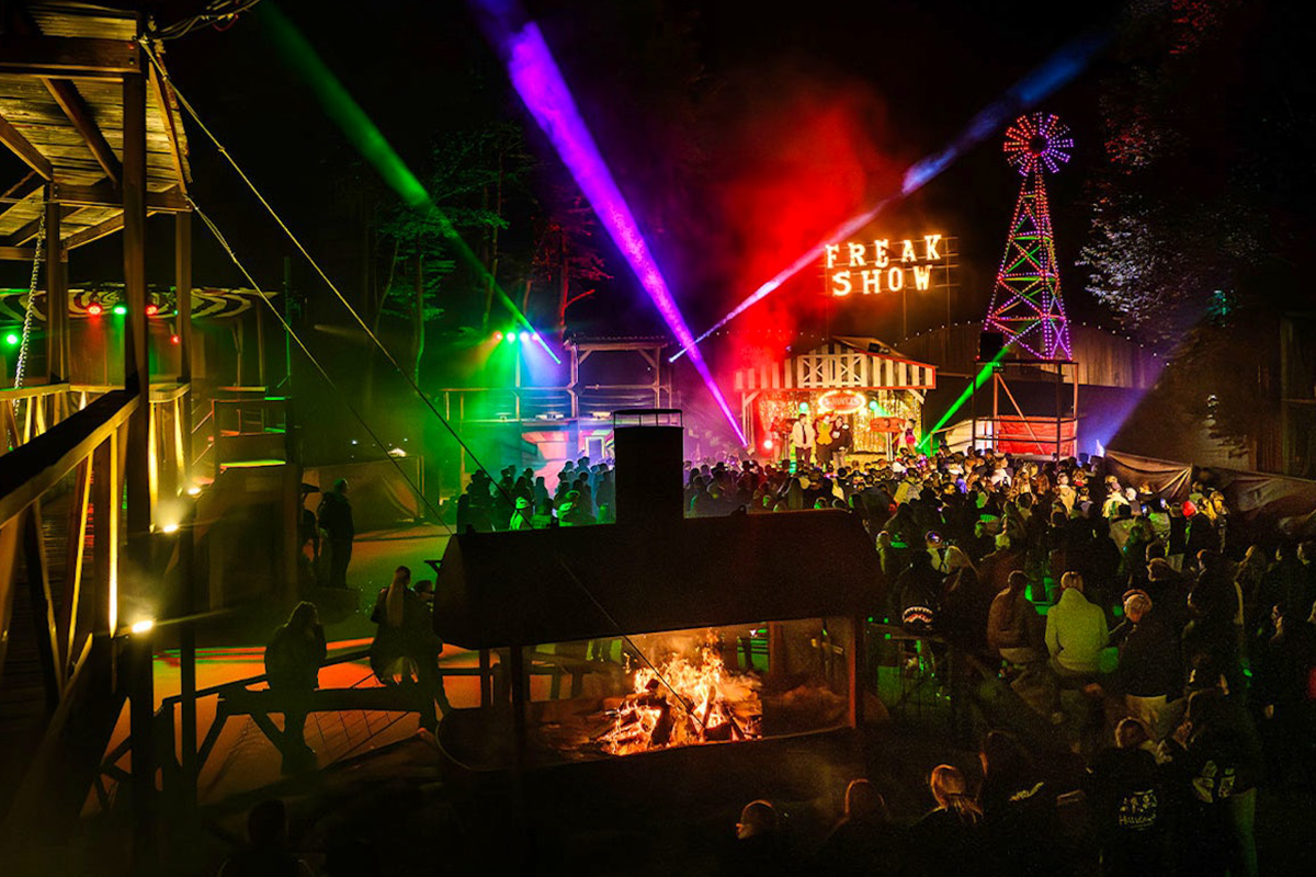 Verblijf in een 4- of 8-persoons bungalow in Walibi Village