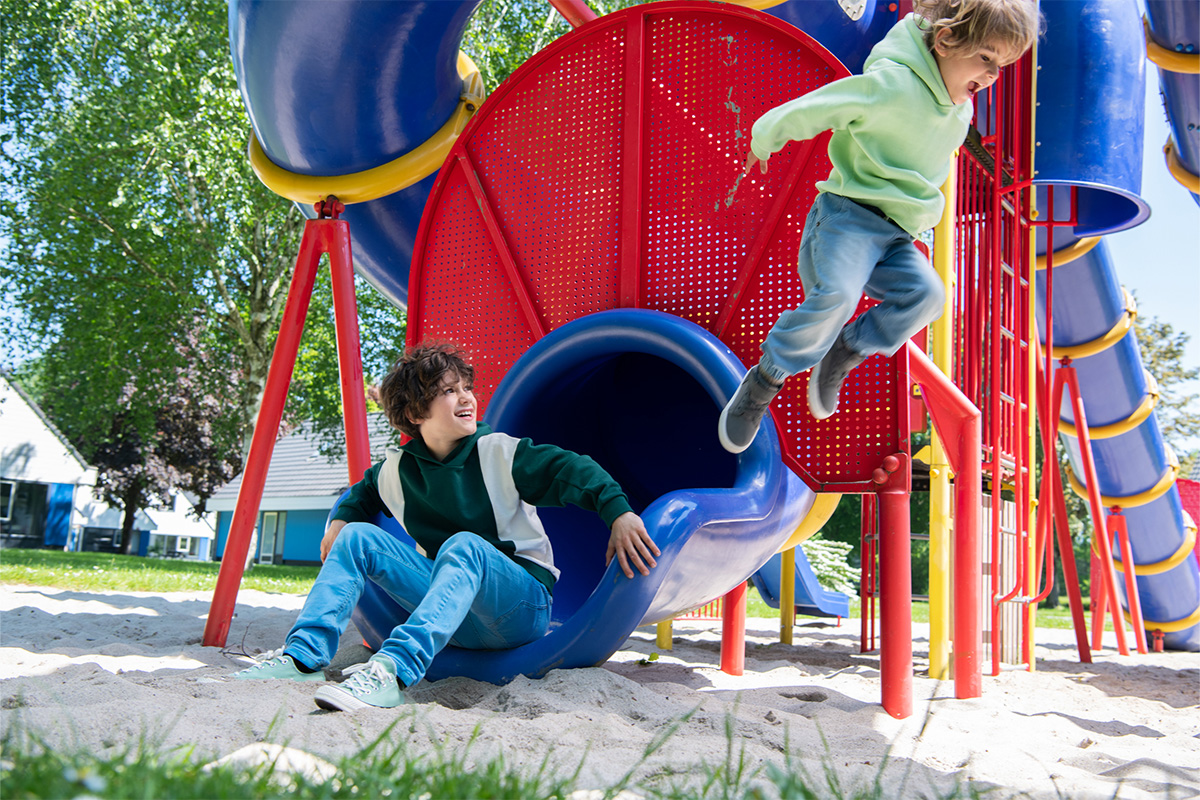 Verblijf in een 4- of 8-persoons bungalow in Walibi Village