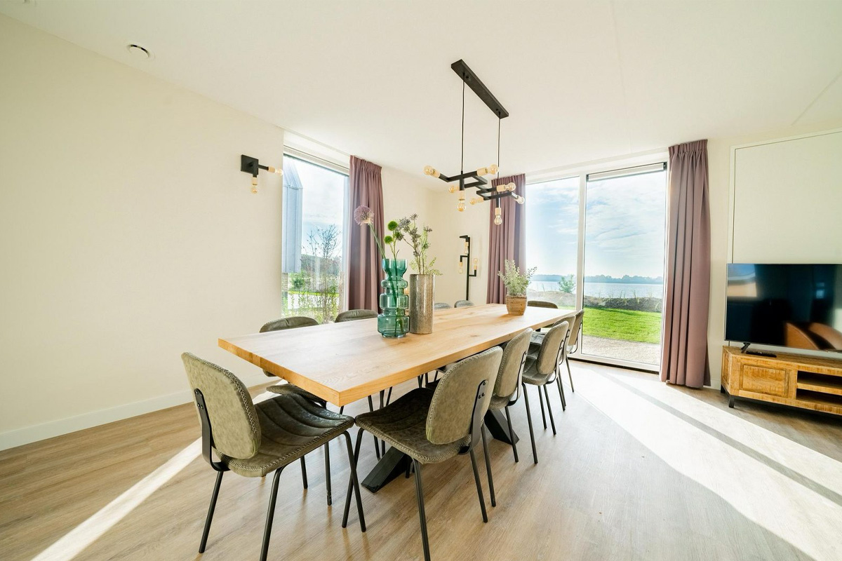 3 of 4 nachten verblijven bij EuroParcs de Kraaijenbergse Plassen (12 p)