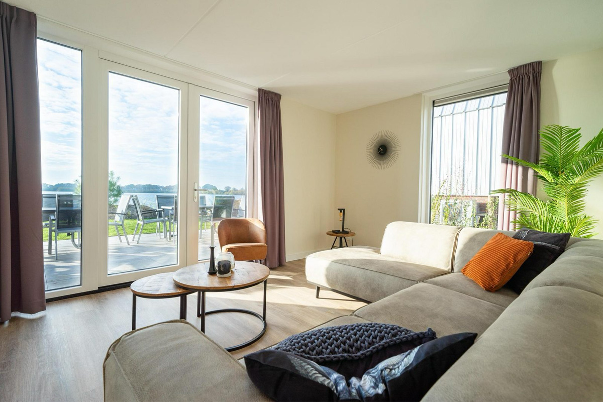 3 of 4 nachten verblijven bij EuroParcs de Kraaijenbergse Plassen (12 p)