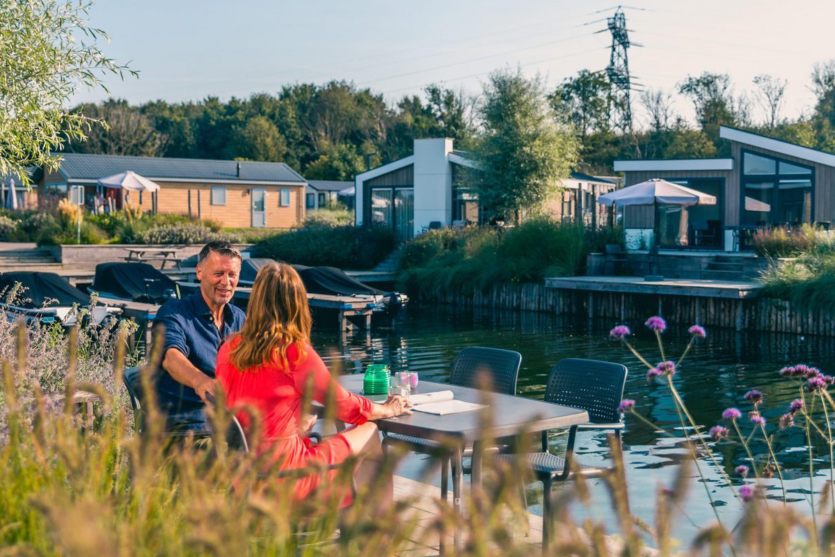 3 of 4 nachten verblijven bij EuroParcs de Kraaijenbergse Plassen (12 p)