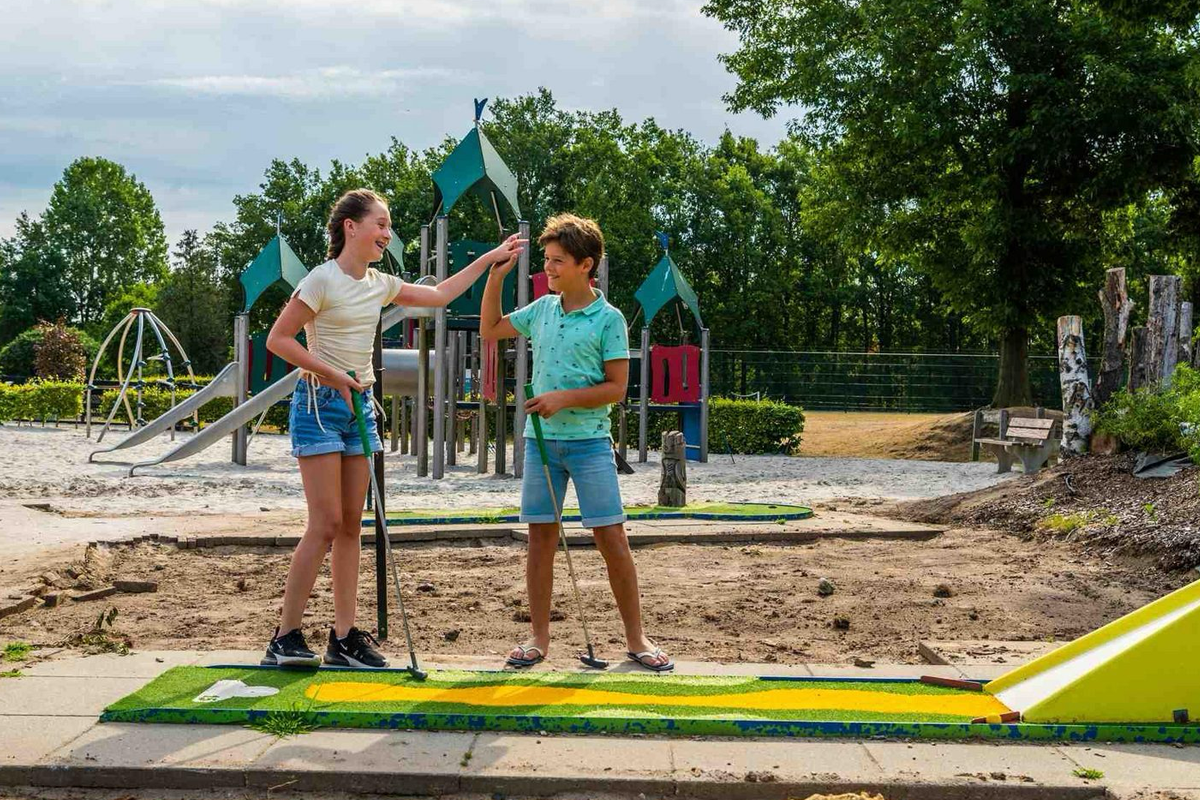 3 of 4 nachten verblijven bij EuroParcs Limburg (12 personen)