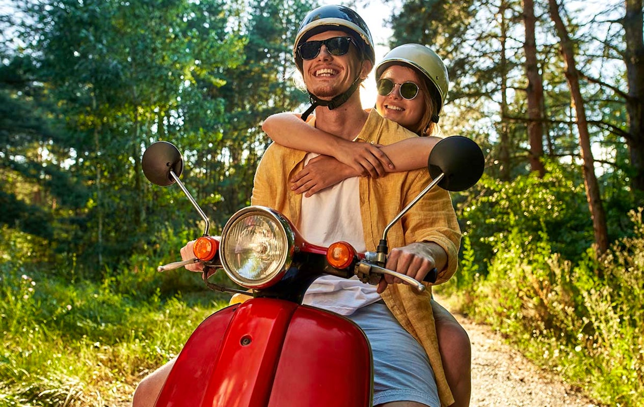 Huur een Vespa scooter voor een dag (8 uur) bij Vespa Limburg