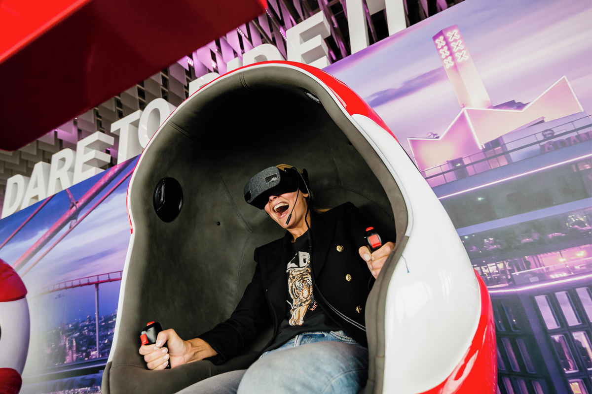 Ultimate Amsterdam VR Ride + drankje bij A'DAM VR