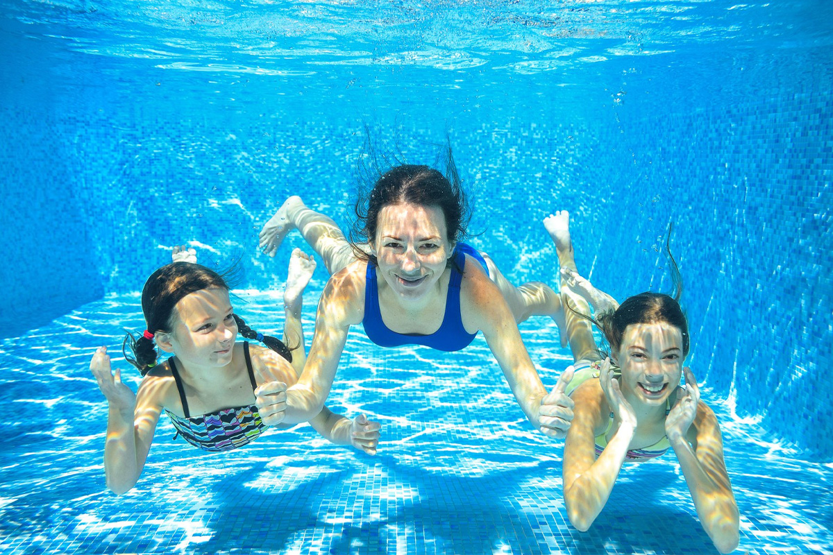 Vrij zwemmen bij zwembad De Grote Koppel