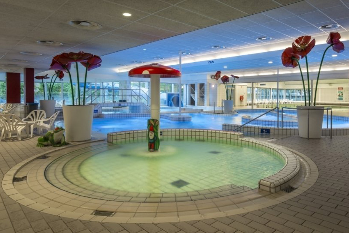 Vrij zwemmen bij zwembad 't Kikkerfort