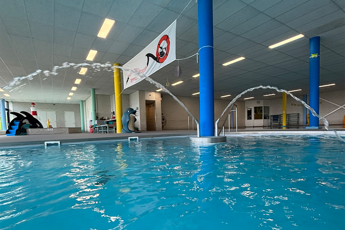 Vrijzwemmen + ranja + zakje chips bij Zwembad Lemmer