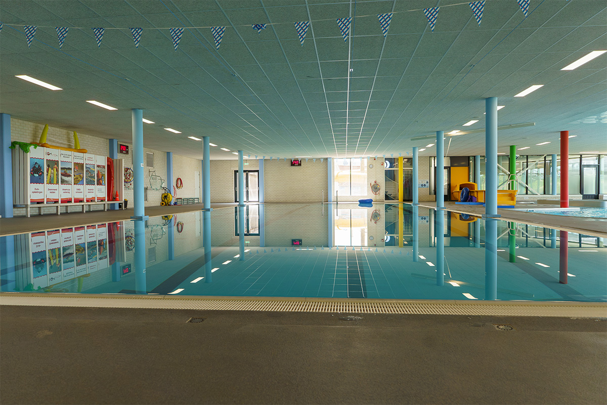 Vrijzwemmen + ranja + zakje chips bij Zwembad Lemmer