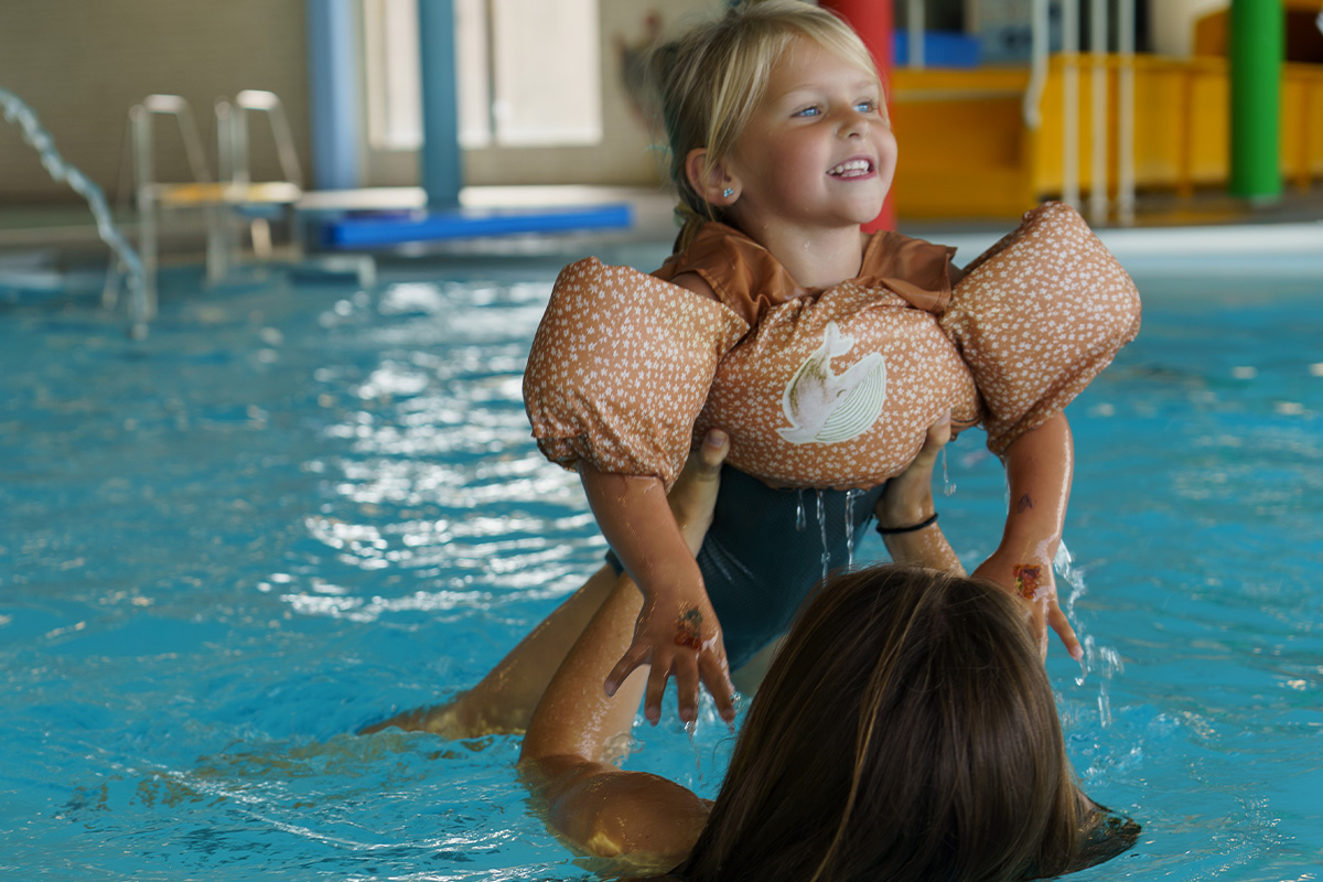 Vrijzwemmen + ranja + zakje chips bij Zwembad Lemmer