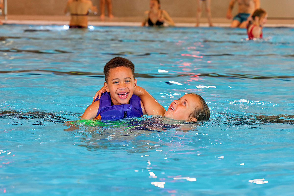 Vrijzwemmen bij Zwembad de Waterhoorn
