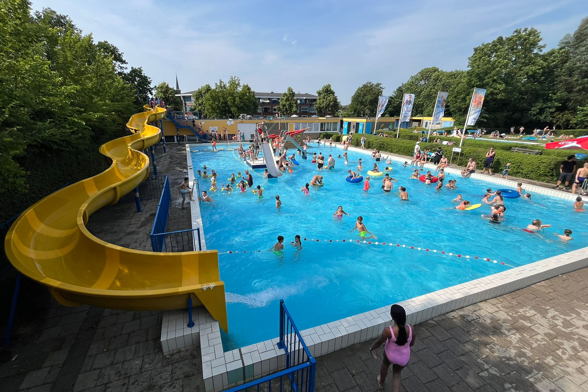 Vrijzwemmen bij Zwembad de Wijzend