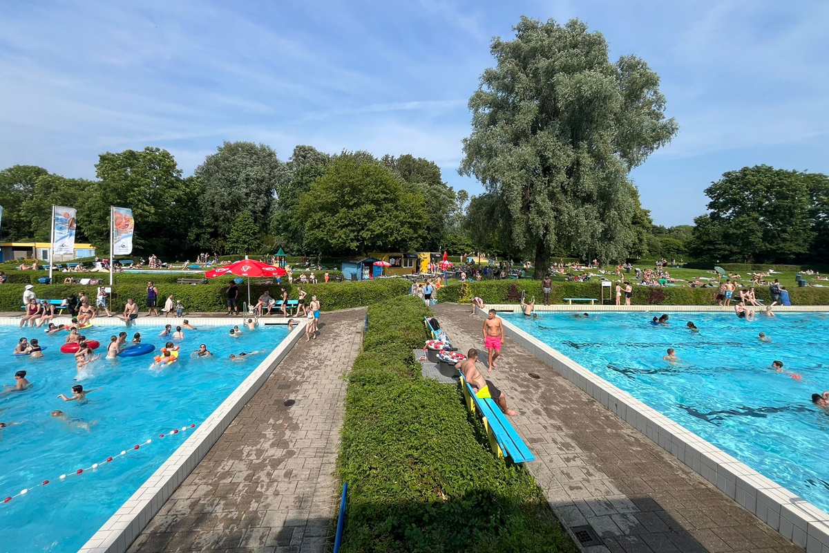 Vrijzwemmen bij Zwembad de Wijzend