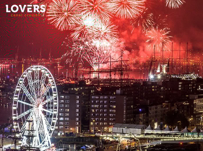 Vuurwerkvaart met drankje (2 uur) - SAIL Amsterdam 2025