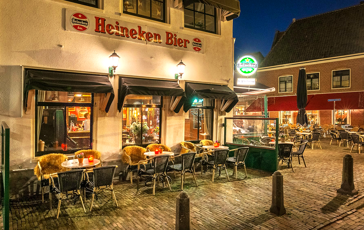 Koffie of thee + appeltaart bij De Volendammer