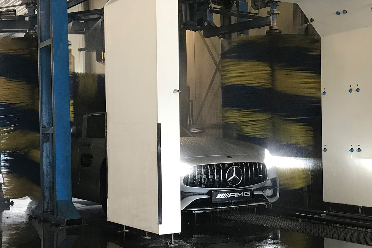 Wasbeurt bij Autowascentrum Combat