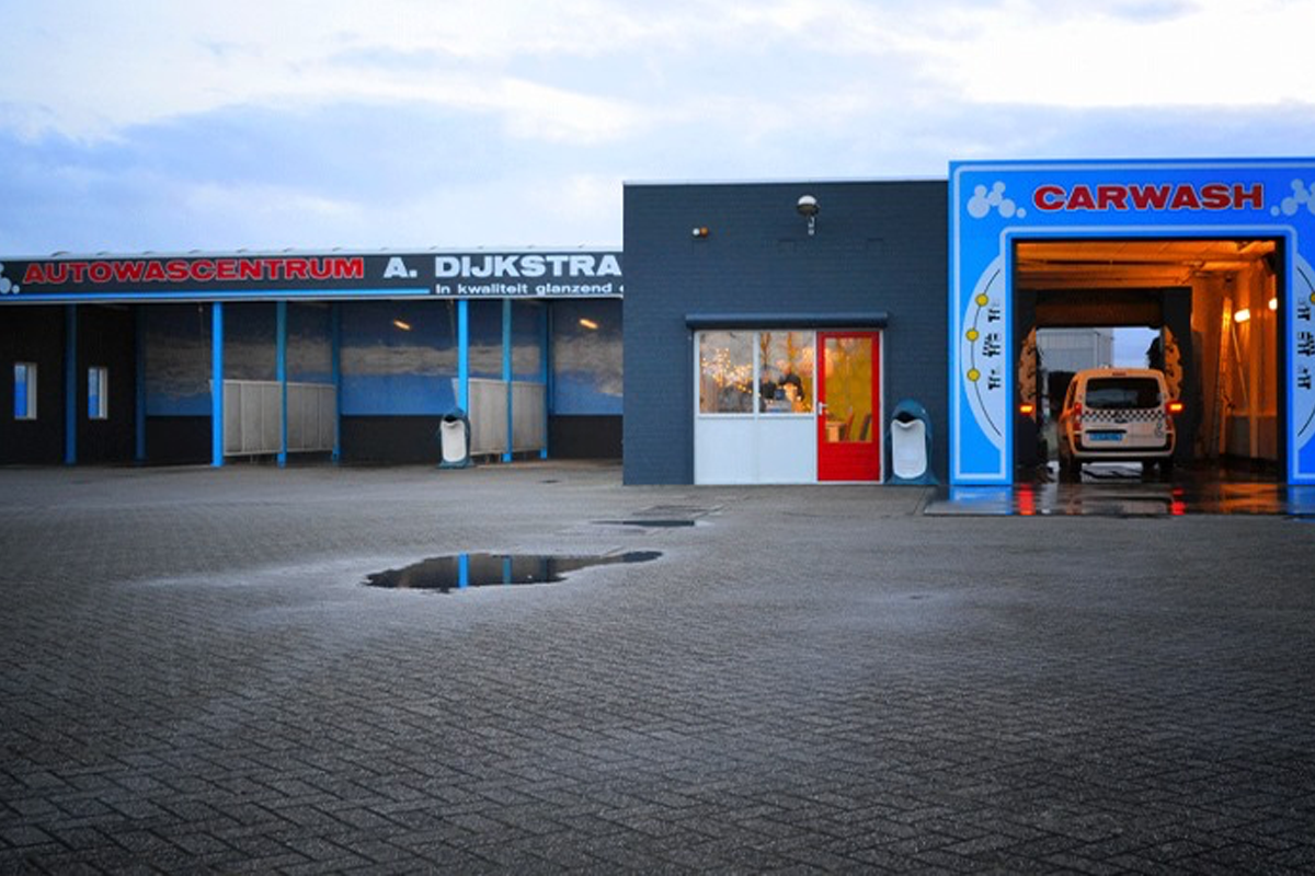 Wasbeurt bij Autowascentrum Dijkstra in Franeker