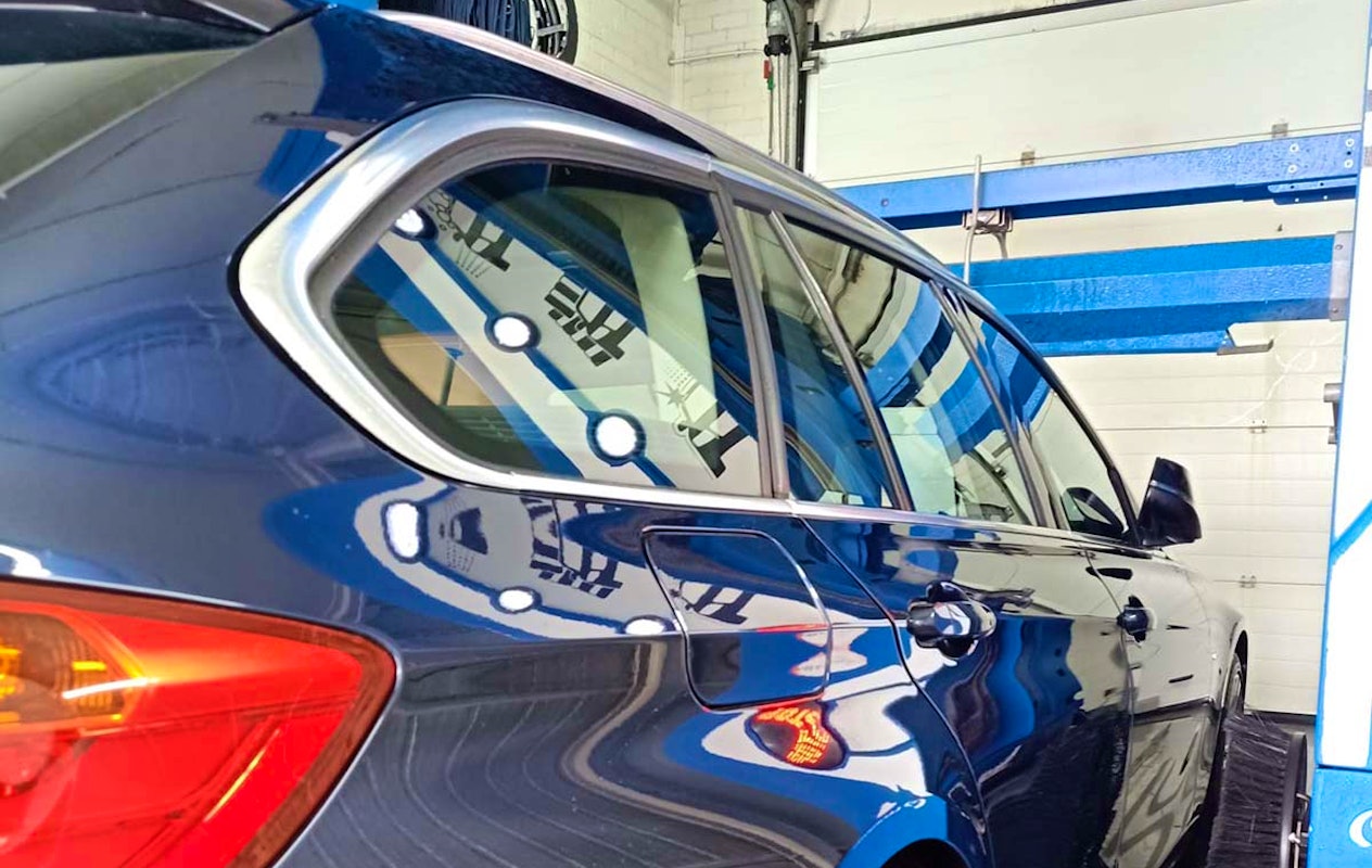 Wasbeurt bij Autowascentrum Dijkstra in Franeker