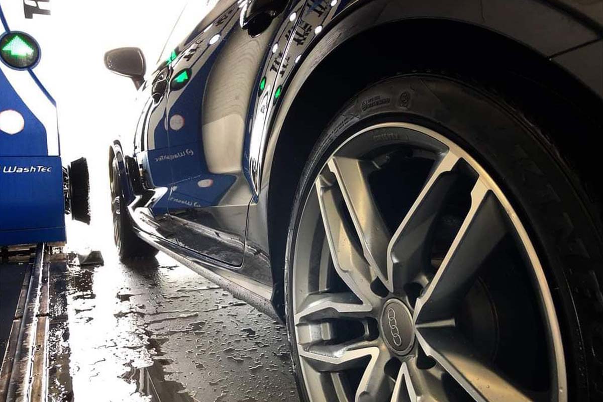 Wasbeurt bij Autowascentrum Dijkstra in Franeker