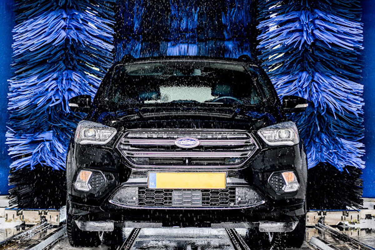 Wasbeurt bij Autowascentrum Dijkstra in Franeker