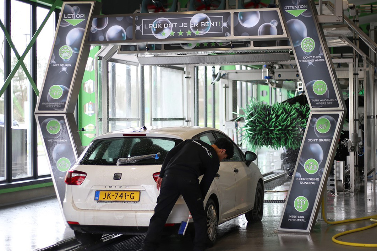 Wasbeurt bij A7 Carwash in Kolham