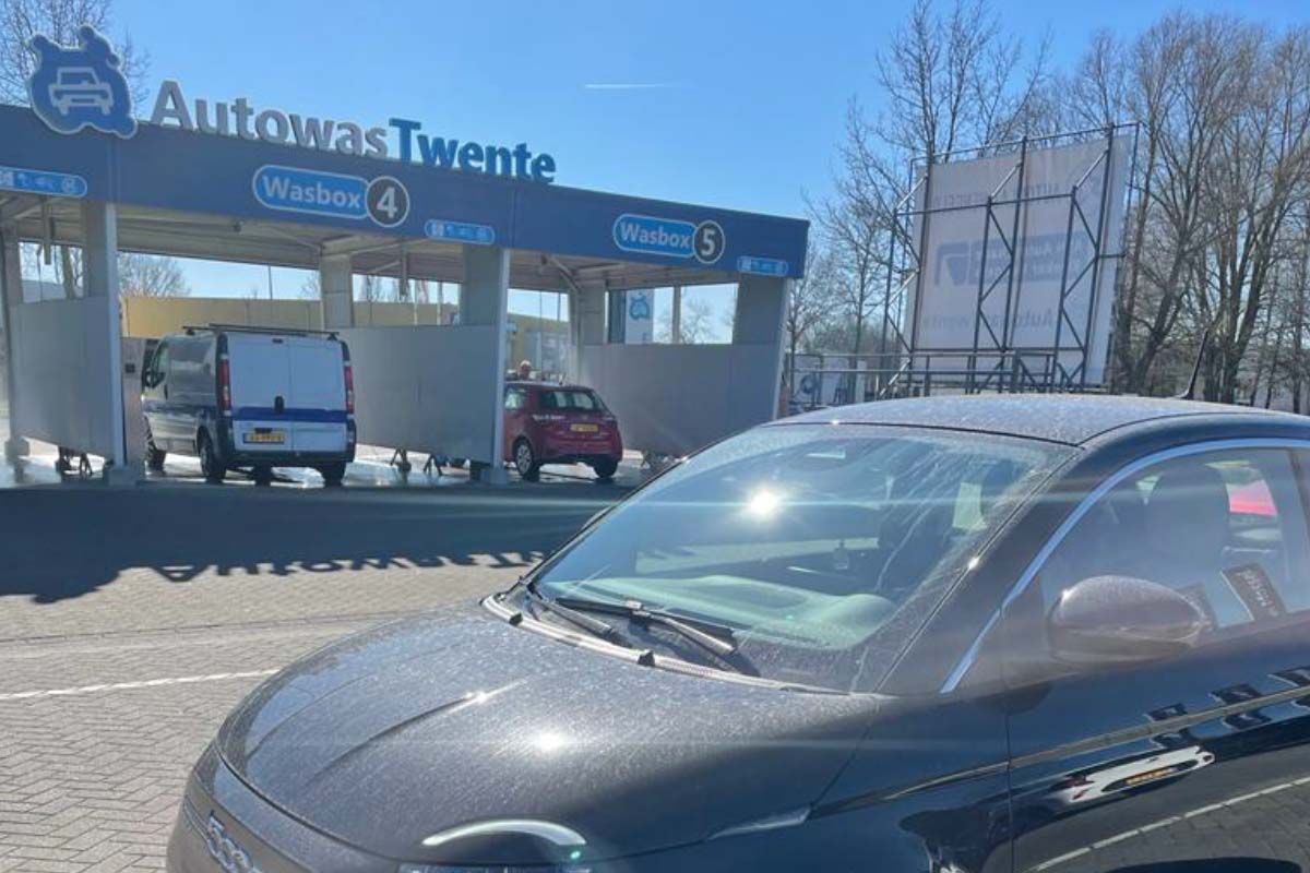 Wasbeurt bij Autowas Twente 