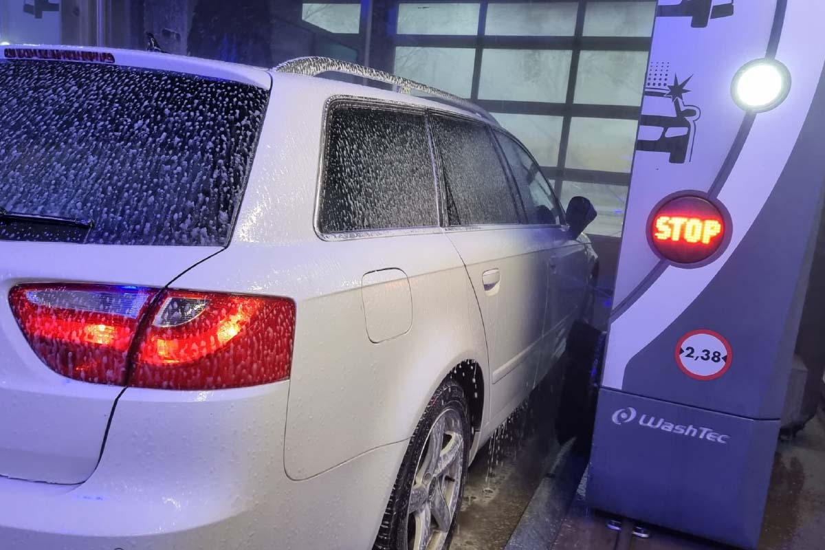 Wasbeurt bij Autowas Twente 