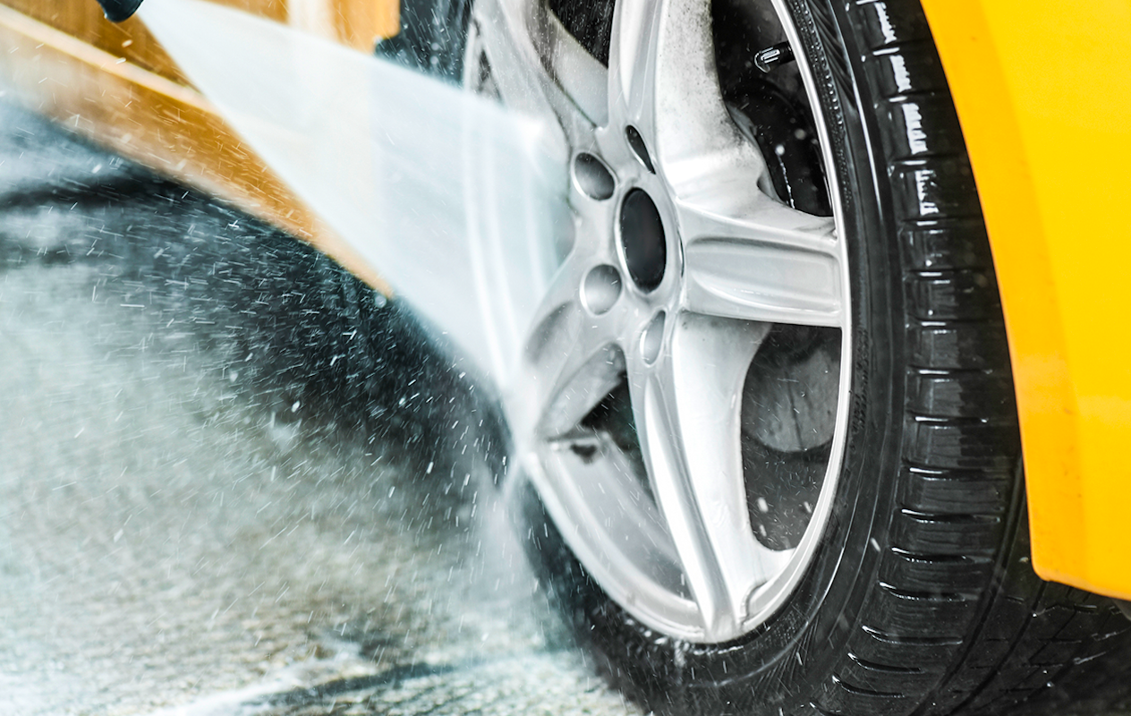 Wasbeurt bij Autowaspark Nijkerk