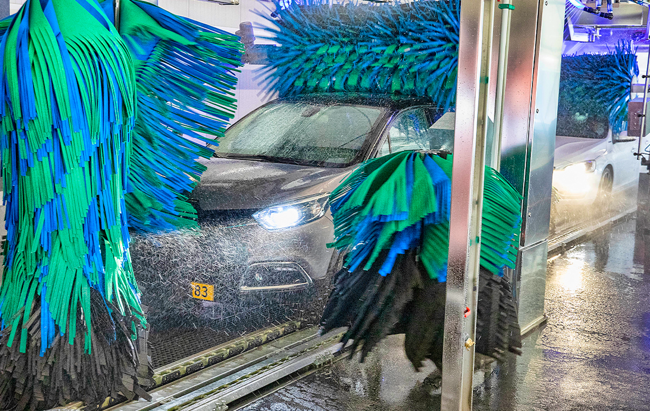 Wasbeurt bij Autowasstraat Witte Paal
