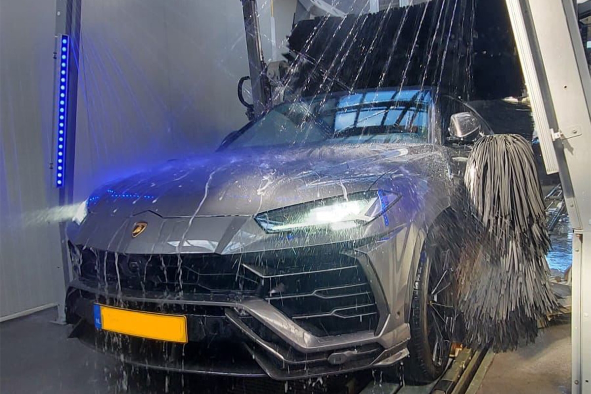 Wasbeurt bij Brandschoon Carwash