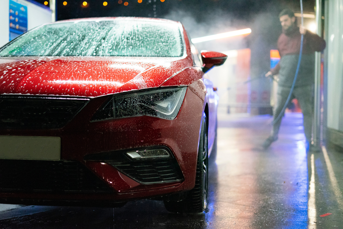 Wasbeurt bij Carwash Leek