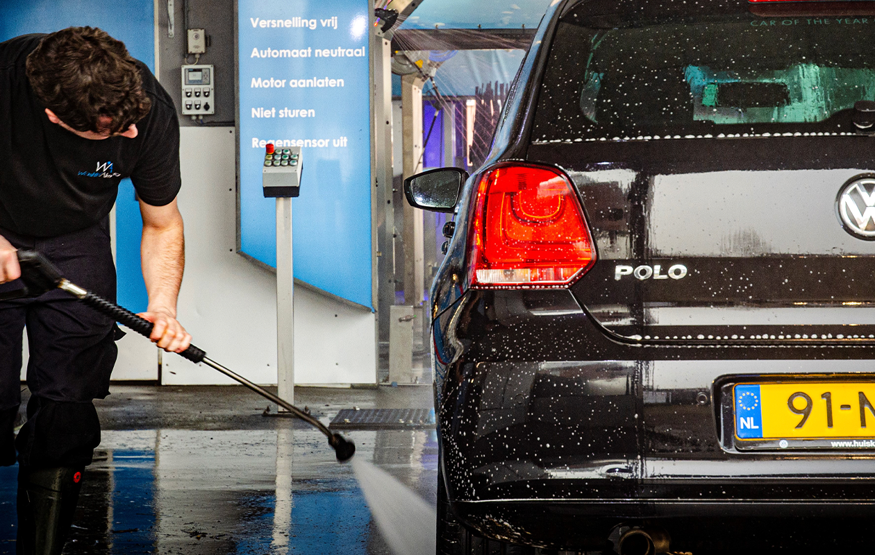 Wasbeurt bij Carwash Washin Almelo 