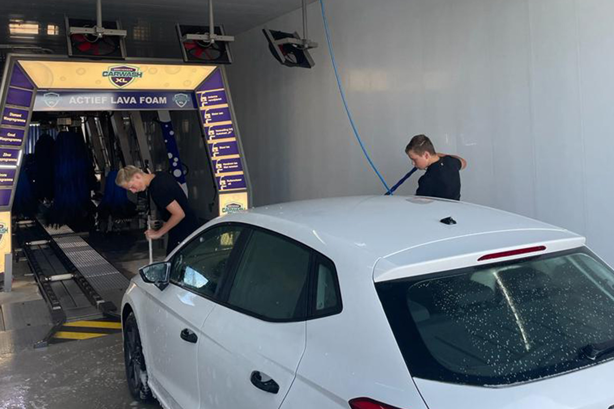 Wasbeurt bij Carwash XL Coevorden
